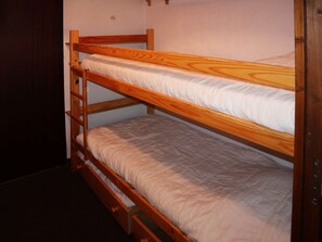 Room - Cozy Studio for 4, Close to Shops, Slopes and Amenities, Mountain View, Quiet Area (Les Orres)