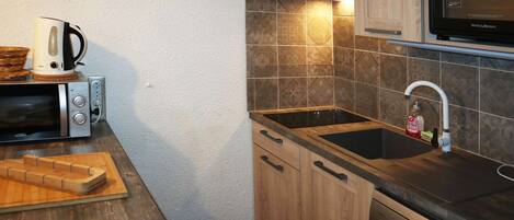 Kühlschrank, Herdplatte, Geschirrspüler