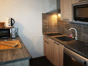 Réfrigérateur, plaque de cuisson, lave-vaisselle