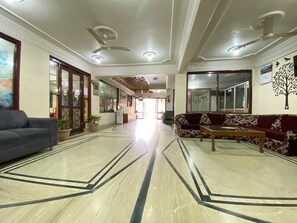 Área de estar no saguão