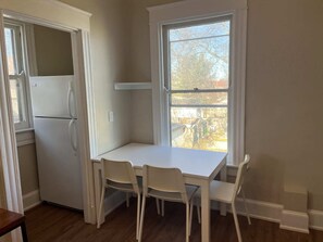 Dining - Cleneay #2, Private 3 Bed near Xavier & Downton (Norwood)