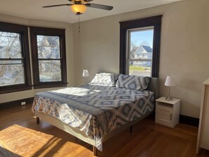 3 bedrooms, desk, iron/ironing board, WiFi - Cleneay #2, Private 3 Bed near Xavier & Downton (Norwood)