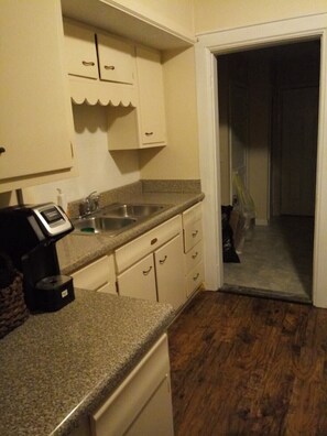 Family House, Private Bathroom | Miscellaneous - King and 2 Queens 55 Smart tv (South Charleston)