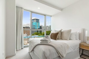 2 Schlafzimmer, Schreibtisch, Bügeleisen/Bügelbrett, WLAN