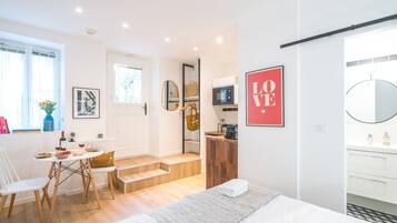 Fer et planche Ă repasser, Wi-Fi gratuit, draps fournis