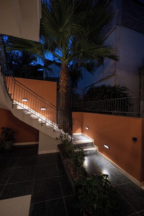 Property grounds - Villa Vesta - Kalamata Mediterranean Suites & Villas (Kalamata)