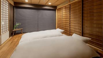 Traditional House | Living area | 32-inch flat-screen TV with digital channels