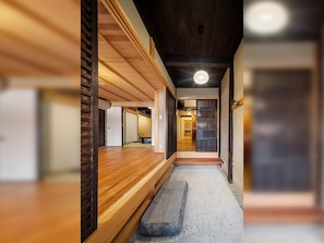 บ้านพักทราดิชันนัล | ตู้นิรภัยในห้องพัก, ห้องพักตกแต่งอย่างมีเอกลักษณ์, ตกแต่งพิเศษโดยเฉพาะ