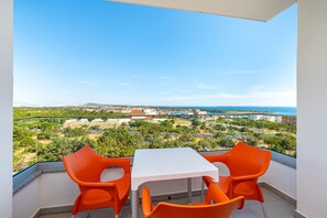 Outdoor dining - Deluxe Villa Laura with Pool Studio 6b (Novalja)