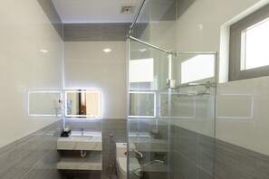 Deluxe Room | Bathroom - Olagihotel (Da Lat)