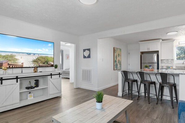 Fridge, microwave, oven, stovetop - Azul Condo 2Bdrm - Book 3 nights, get 4th Free (Myrtle Beach)