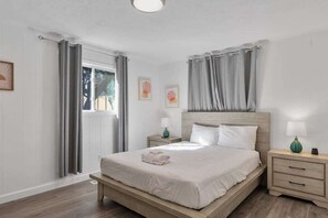 2 bedrooms, iron/ironing board, free WiFi, bed sheets