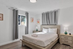 2 bedrooms, iron/ironing board, WiFi, bed sheets