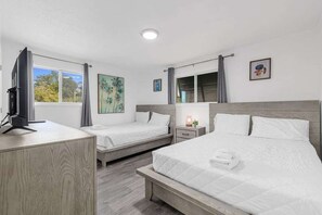 3 bedrooms, iron/ironing board, WiFi, bed sheets