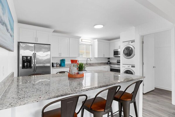 Fridge, microwave, oven, stovetop - Azul Condos - Ocean steps away - Full Kitchen (Myrtle Beach)