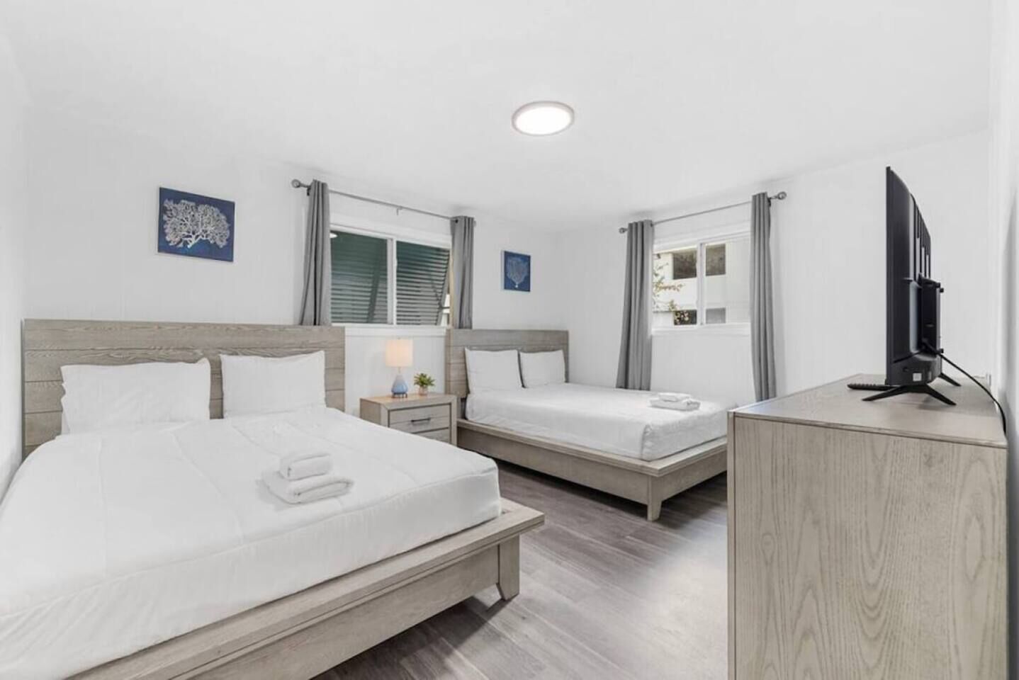 2 bedrooms, desk, iron/ironing board, WiFi (free)