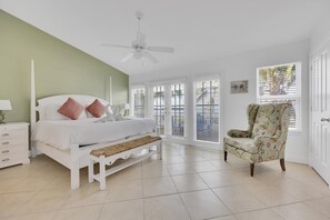 3 bedrooms, iron/ironing board, WiFi, bed sheets - Indigo Reef Resort Waterfront Villa 9 With Boat Dockage, Pool, and Sunset-View (Marathon)