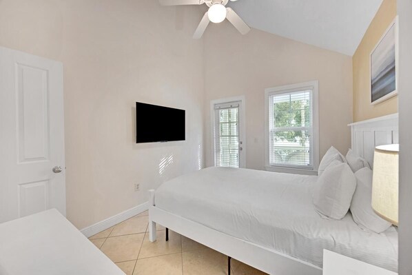 3 habitaciones, tabla de planchar con plancha, wifi y ropa de cama 