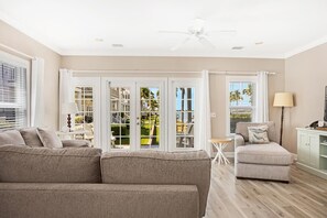 Tv, dvd-spelare och en stereo