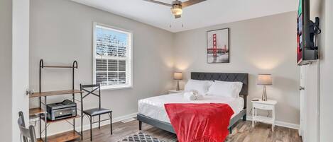 3 sovrum, skrivbord, strykjärn/strykbräda och gratis wi-fi