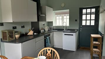 Fridge, dishwasher, cookware/dishes/utensils