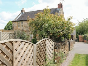 Cottage | Property grounds