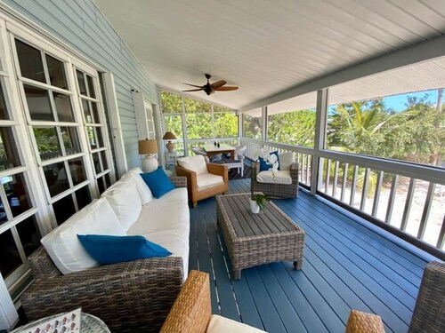 Very Private 3 Bedroom / 2 Bath Canal Home in Little Torch Key w/ Private Pool