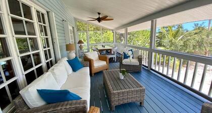 Very Private 3 Bedroom / 2 Bath Canal Home in Little Torch Key w/ Private Pool