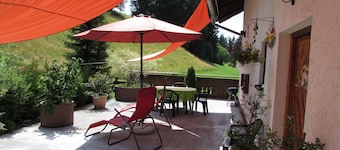Gemütliches Familien Ferienhaus in Ruhiger Umgebung m. Großer Terrasse u. Balkon