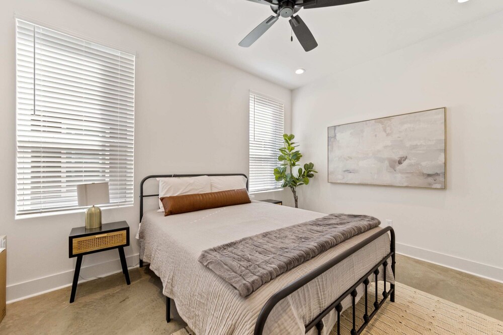 Brand New Townhouse at Enclave Lafayette Vrbo