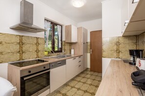 Tủ lạnh, lò vi sóng, lò nướng, bếp nấu 