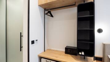 Memory foam beds, in-room safe, desk, laptop workspace