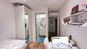 4 habitaciones, tabla de planchar con plancha, cuna de viaje y wifi