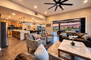 Smart TV, fireplace, ping pong, stereo - Exclusive Retreats Desert Vista: Luxury 6 Bedroom Retreat- Heated Pool/ Hot tub (Moab)