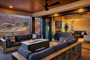 Interior - Exclusive Retreats Desert Vista: Luxury 6 Bedroom Retreat- Heated Pool/ Hot tub (Moab)