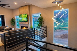 Interior - Exclusive Retreats Desert Vista: Luxury 6 Bedroom Retreat- Heated Pool/ Hot tub (Moab)