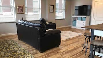 Apartment, Private Bathroom, City View | Lounge