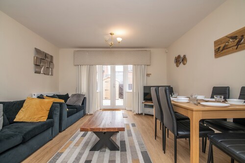 Lovely refurbed 4 bed house in Black Country