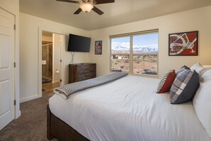 2 bedrooms, iron/ironing board, free WiFi, bed sheets - Spacious Home Near Arches | Pool & Hot Tub (Moab)