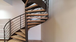 Unclassified image, 5 of 12, button - Sanders Tower Centre Duplex Studio w Terrace (Thessaloniki)