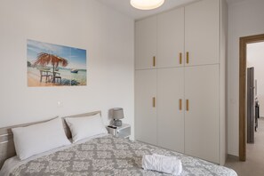 2 bedrooms, laptop workspace, iron/ironing board, free WiFi - Cycladic Sunlight 2bedroom House (Paros)