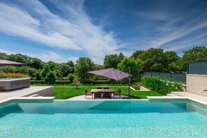 屋外プール