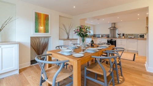 Deer Park Farmhouse -  on the lydney park estate that sleeps 6 guests in 3 bedrooms