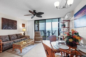 TV - Front Row Whale Watching - Rare Oceanfront - Papakea A205 (Lahaina)