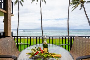 Outdoor dining - Front Row Whale Watching - Rare Oceanfront - Papakea A205 (Lahaina)