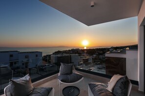 Vila superluxo, 5 quartos, piscina particular, vista para o mar | Vista da sacada