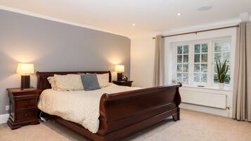 5 bedrooms, individually decorated, individually furnished, free WiFi