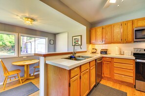 House (3 Bedrooms) | Interior - 2 Mi to Dtwn Greensboro: Centrally Located Home (Greensboro)