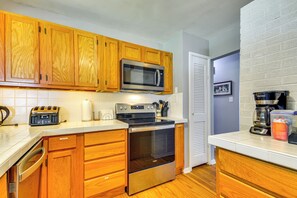 House (3 Bedrooms) | Interior - 2 Mi to Dtwn Greensboro: Centrally Located Home (Greensboro)