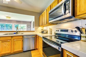 House (3 Bedrooms) | Interior